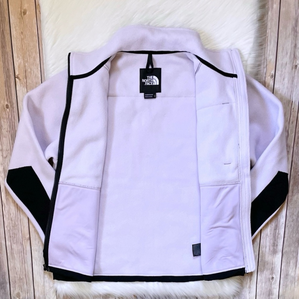 The North Face Women’s Plus Denali Lavender Fog Jacket - Picture 5 of 11